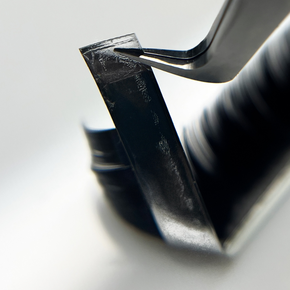 Black volume lash extensions close up, CHARISMA ICONIC 24 lines