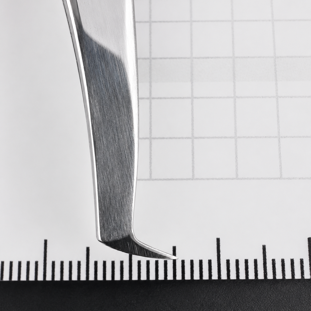 Mini Boot 70 degree tweezer tips close up, hand sharpened