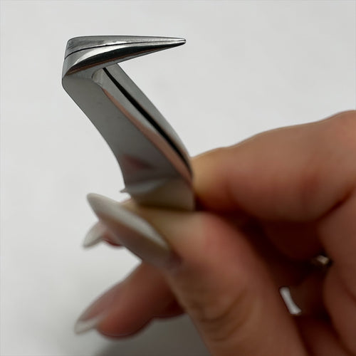 Hand-sharpened Mini Boot 90 degree tweezer tips close up